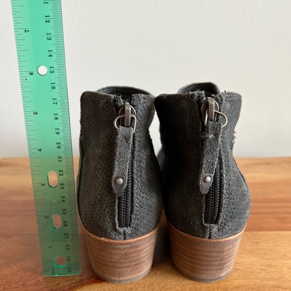 Dolce Vita Karsen Bootie - Size 8 - Picture 5 of 14